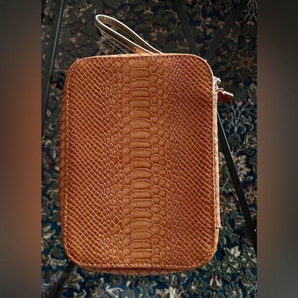 Trish Mc Evoy Makeup bag Zip Around Faux leather snakeskin brown - Picture 4 of 17